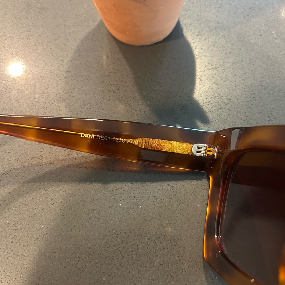 Diff Eyewear Amber Tortoise Sunglasses - image 6